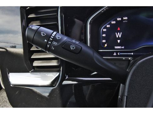 Used 2023 Chevrolet Silverado 1500 LT image 19