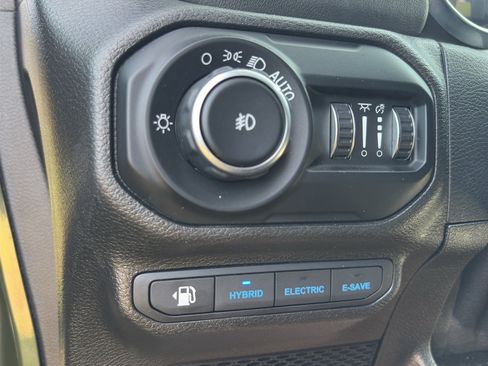 Used 2021 Jeep Wrangler Unlimited Sahara w/ Cold Weather Group AWD/4WD image 27