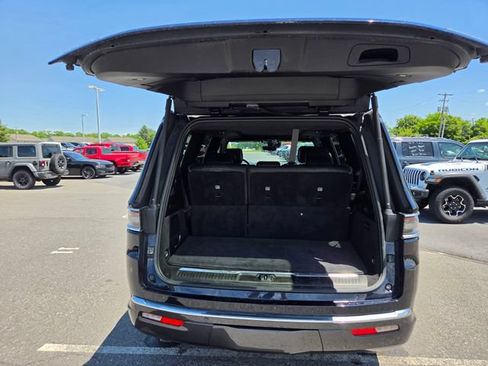 Certified 2022 Jeep Grand Wagoneer Series II AWD/4WD image 29