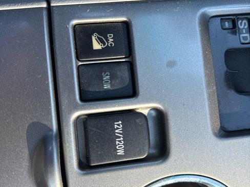 Used 2011 Toyota Highlander 4WD image 23