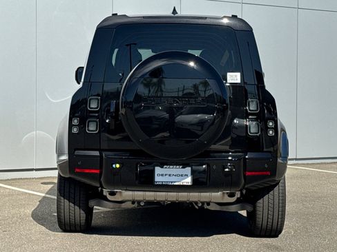 New 2026 Land Rover Defender 110 X-Dynamic SE AWD/4WD image 4