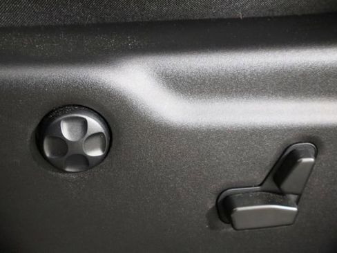 Used 2022 Jeep Grand Cherokee Limited image 24