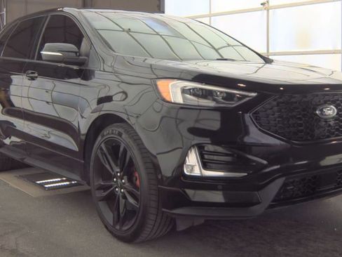 Used 2019 Ford Edge ST w/ Equipment Group 401A AWD/4WD image 3