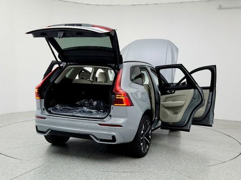 New 2026 Volvo XC60 B5 Ultra w/ Protection Package Premier image 11