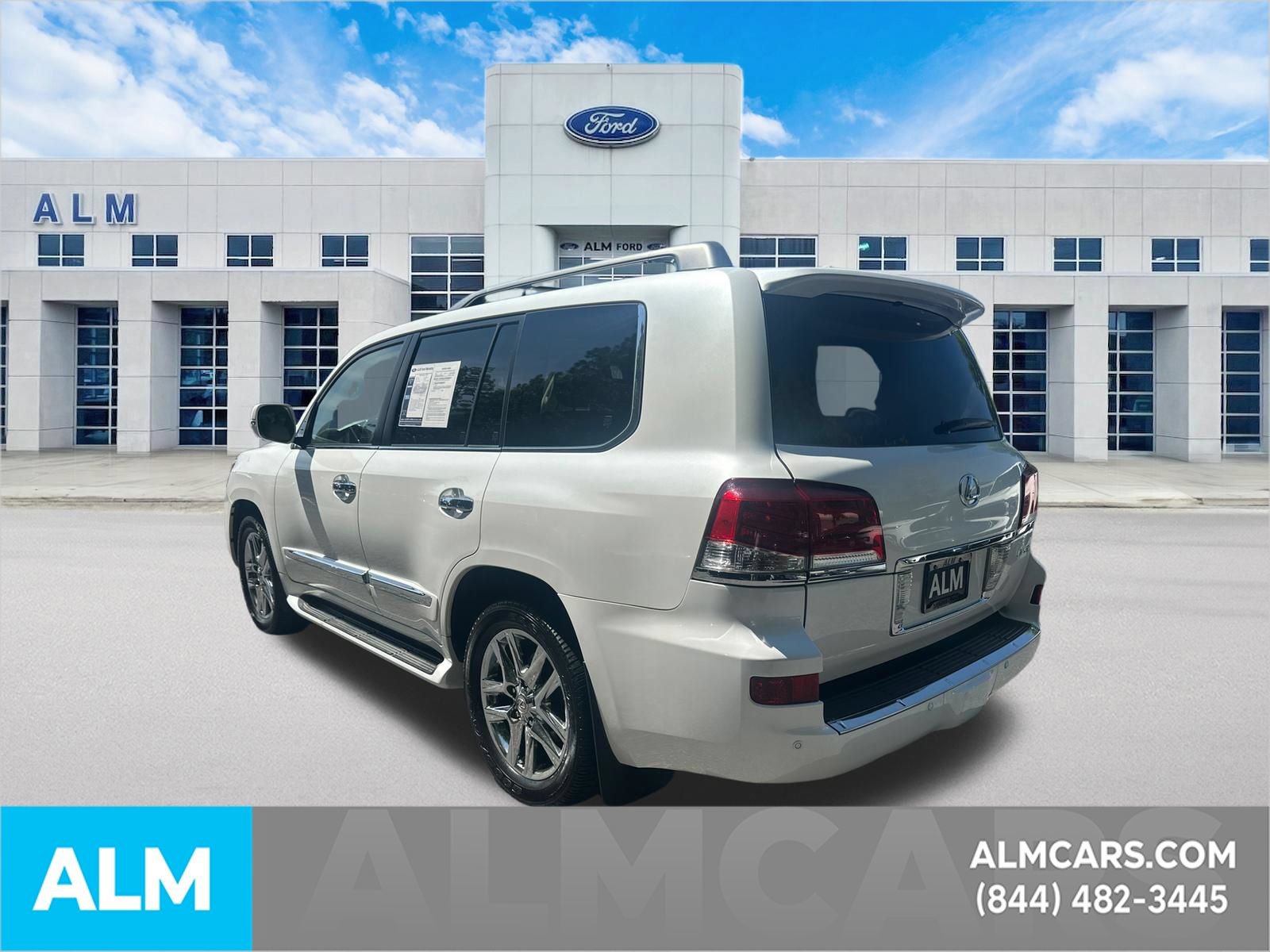 Used 2015 Lexus LX 570 4WD w/ Luxury Package image 8