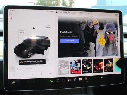 Used 2023 Tesla Model Y Long Range AWD/4WD image 24