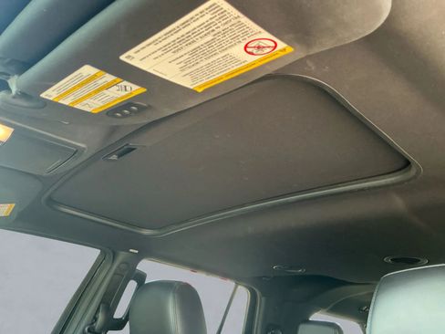 Used 2015 Lincoln Navigator 4WD image 24