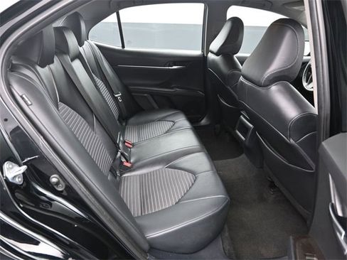 Used 2024 Toyota Camry SE image 10