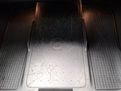 Used 2022 Volvo XC40 T5 R-Design w/ Advanced Package image 27