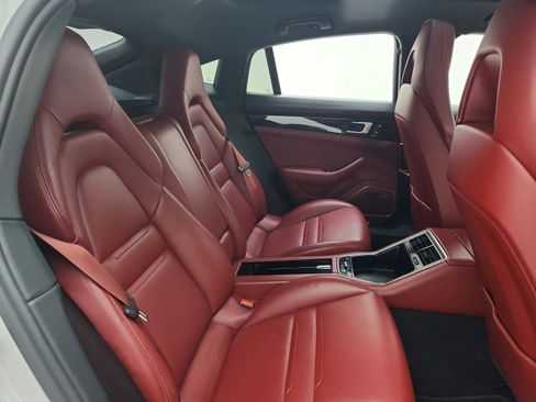Used 2018 Porsche Panamera 4S image 29