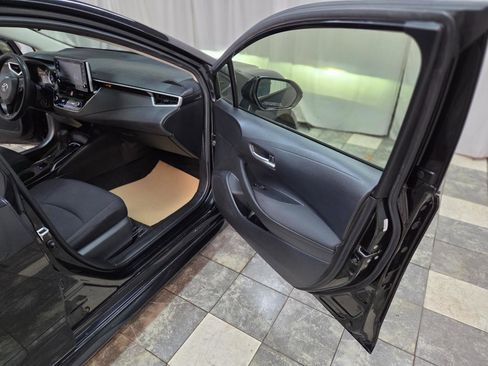Used 2020 Toyota Corolla LE FWD image 11