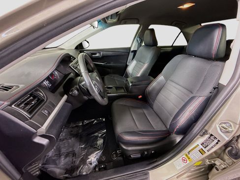 Used 2017 Toyota Camry SE FWD image 21