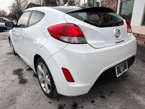 Used 2013 Hyundai Veloster image 7