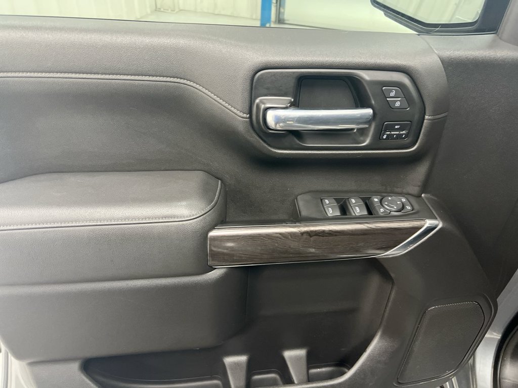 Used 2022 Chevrolet Silverado 1500 LTZ AWD/4WD image 20