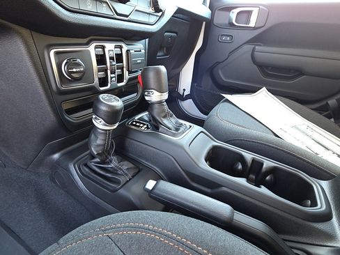 New 2026 Jeep Gladiator Sport AWD/4WD image 13