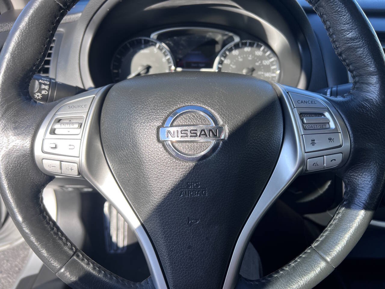 Used 2016 Nissan Altima 2.5 SL w/ 2.5 Technology Package FWD image 10