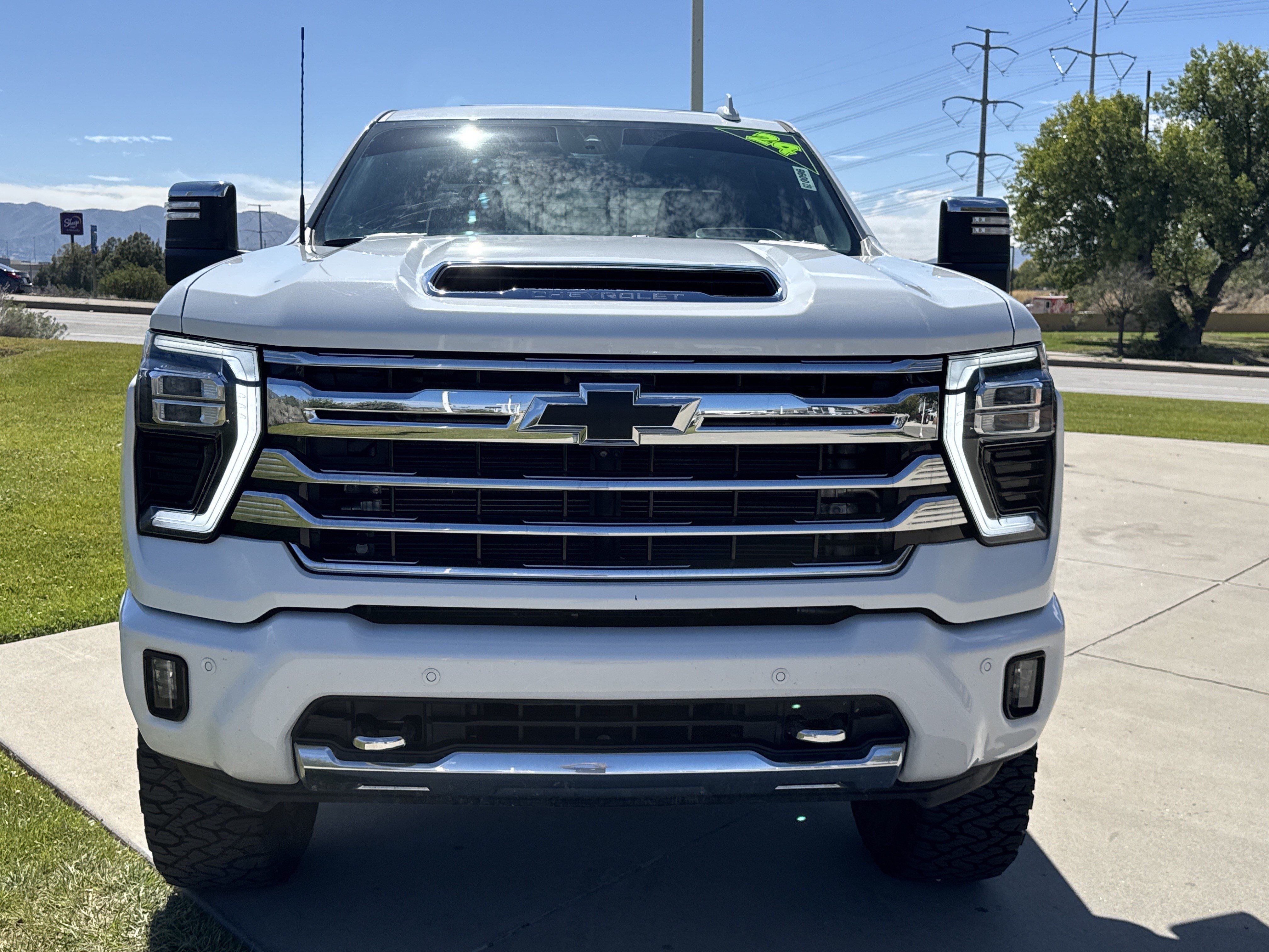 Used 2024 Chevrolet Silverado 3500 High Country w/ Technology Package AWD/4WD image 8