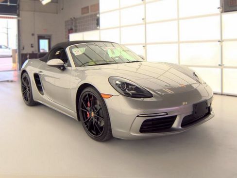 Used 2023 Porsche 718 Boxster S w/ Sport Chrono Package RWD image 4