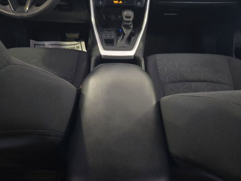 Used 2021 Toyota RAV4 XLE AWD/4WD image 14