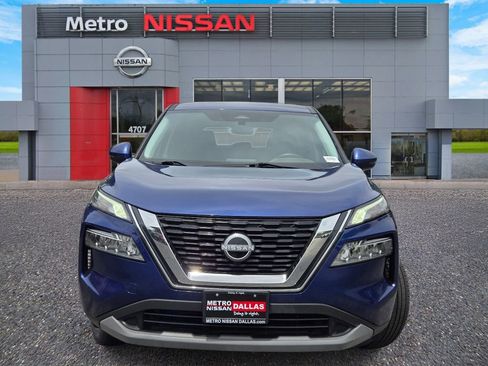 Certified 2023 Nissan Rogue SV FWD image 2