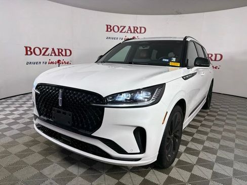 Used 2025 Lincoln Aviator Reserve w/ Luxury Package RWD image 4