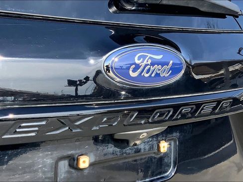 Used 2017 Ford Explorer Sport w/ Equipment Group 401A image 10