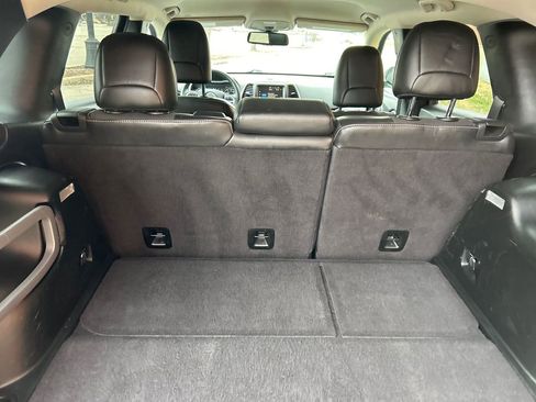 Used 2018 Jeep Cherokee Latitude Plus w/ Cold Weather Group image 8