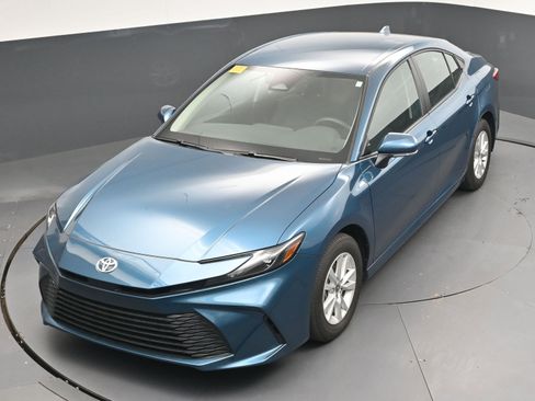 Certified 2025 Toyota Camry LE image 31