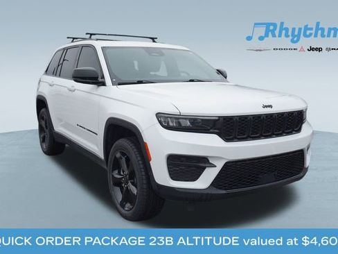 Used 2023 Jeep Grand Cherokee Altitude image 1