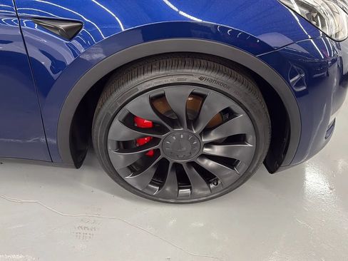 Used 2024 Tesla Model Y Performance AWD/4WD image 26