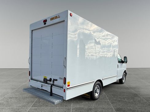 New 2025 Chevrolet Express 3500 Work Van w/ Power Convenience Package image 5