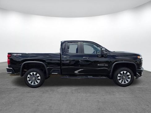 Used 2023 Chevrolet Silverado 2500 Custom w/ Custom Value Package AWD/4WD image 3
