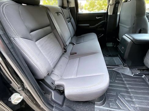 Used 2022 Nissan Frontier SV AWD/4WD image 21