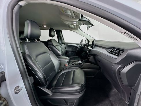 Used 2025 Ford Escape Platinum image 29