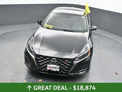Used 2024 Nissan Altima 2.5 SR FWD image 39