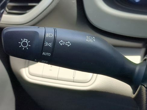 New 2025 Hyundai Venue SEL FWD image 23
