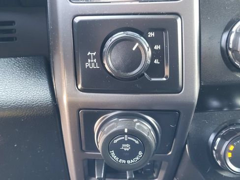 Used 2020 Ford F150 XLT w/ Equipment Group 302A Luxury AWD/4WD image 26