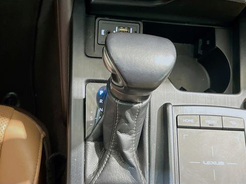 Used 2019 Lexus ES 350 Luxury image 12