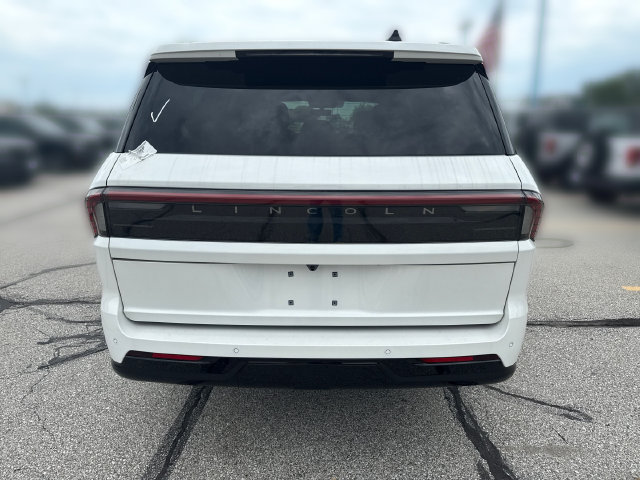 New 2027 Lincoln Navigator L Reserve w/ Jet Appearance Package AWD/4WD image 6