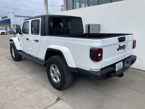 Used 2024 Jeep Gladiator Sport image 3