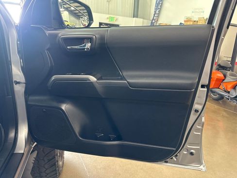 Used 2019 Toyota Tacoma TRD Sport image 99