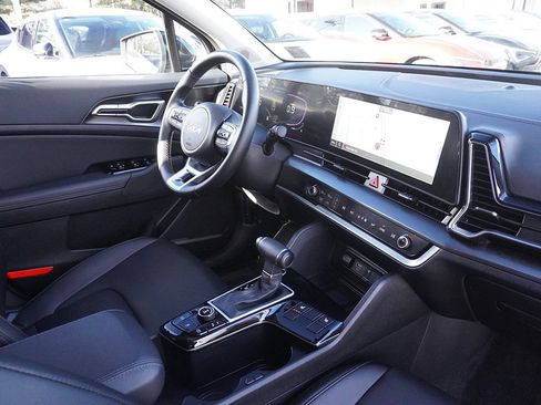 Used 2025 Kia Sportage EX image 28