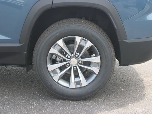 New 2027 Chevrolet Equinox LT w/ Convenience Package II FWD image 19