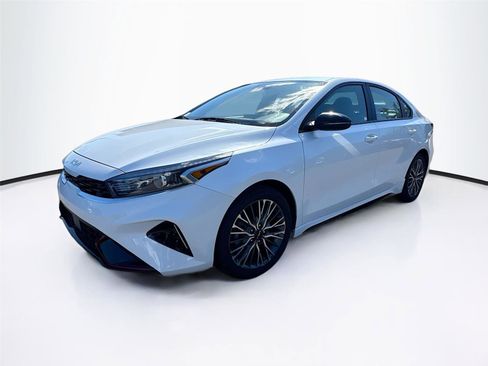 Used 2024 Kia Forte GT-Line w/ GT-Line Premium Package image 3