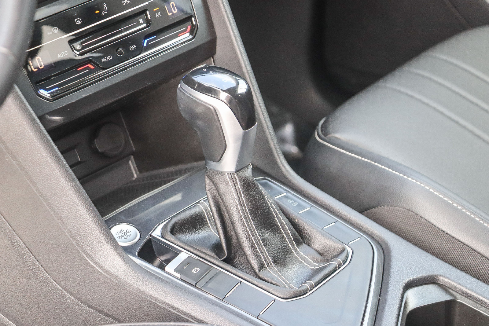 Used 2023 Volkswagen Tiguan SE FWD image 21