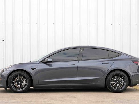 Used 2022 Tesla Model 3 image 9