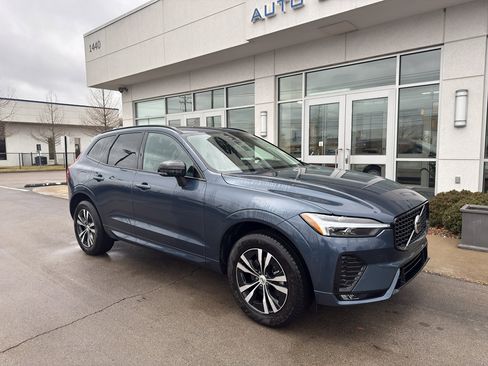 Used 2025 Volvo XC60 B5 Core image 7