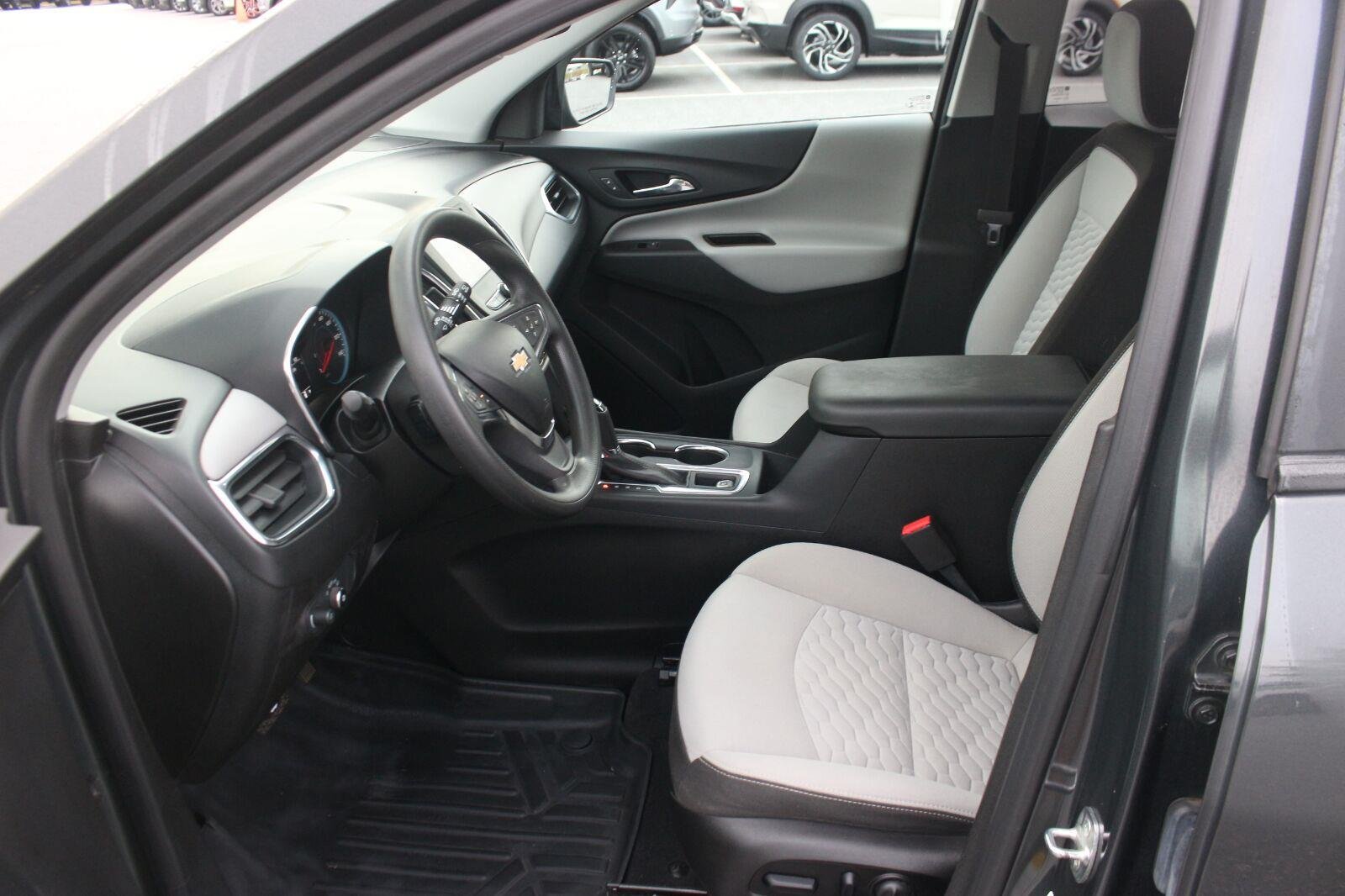 Used 2021 Chevrolet Equinox LS w/ LS Convenience Package FWD image 14