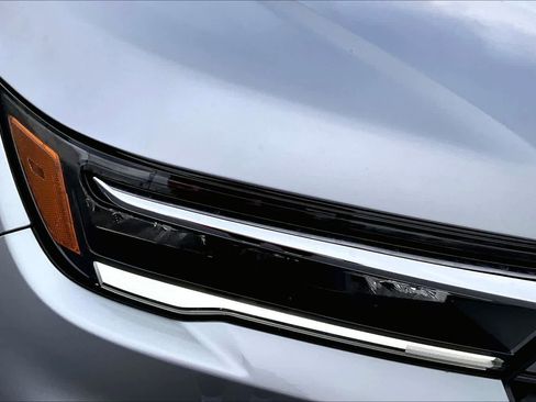 Used 2025 Honda Pilot EX-L image 27