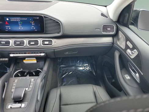 Certified 2026 Mercedes-Benz GLS 450 4MATIC w/ AMG Line Exterior image 17